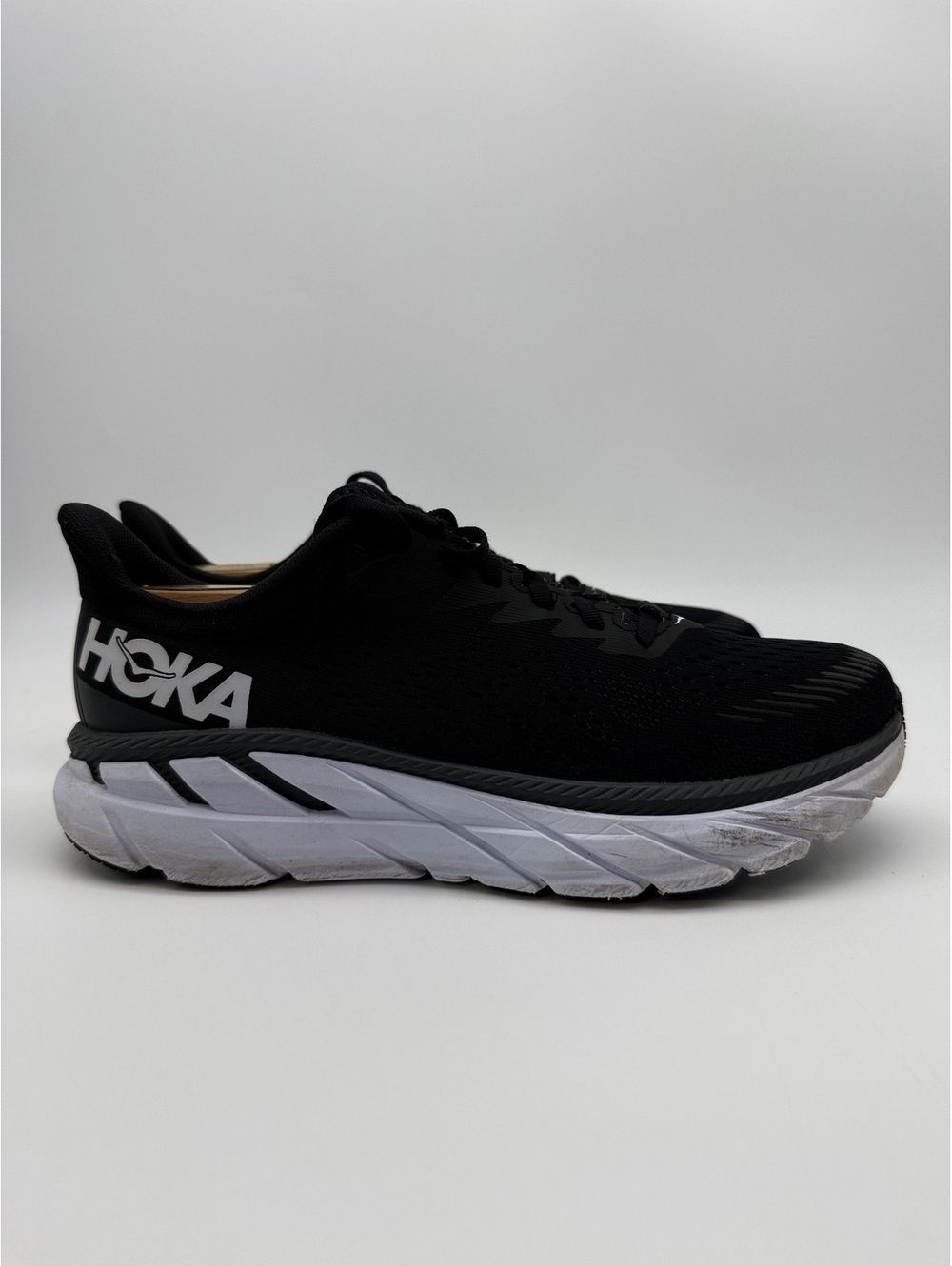 Hoka One One Clifton 7 Womens Road Running Shoes Black White Cushioned Size 9.5